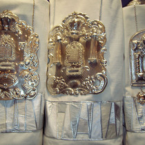 Detail of high holiday cover, designed to enhance silver breastplates (Anshei Sphard)